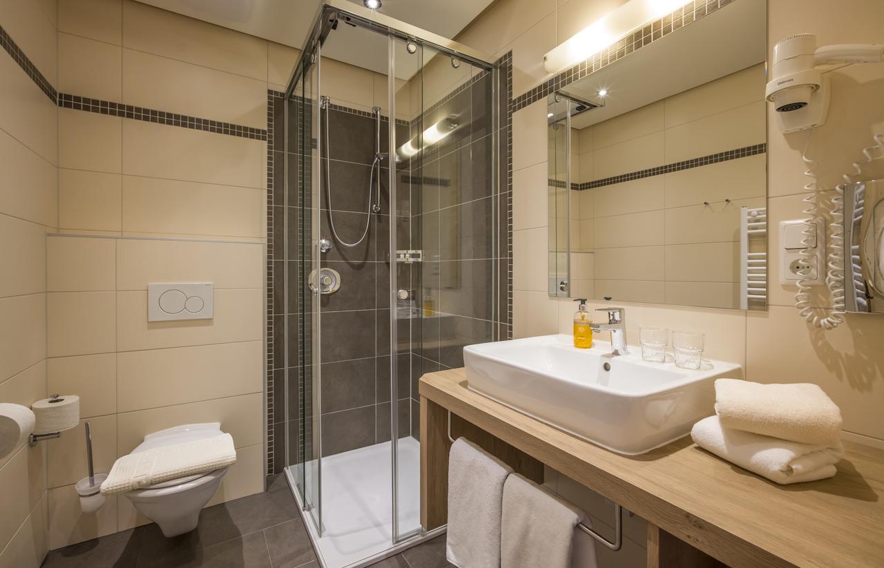 Double Room Shower