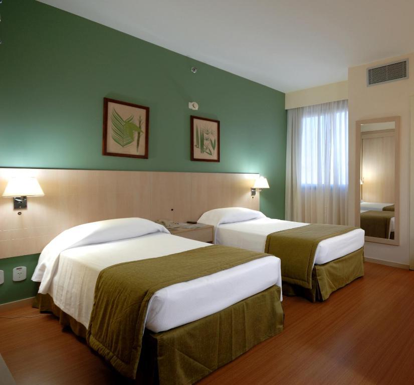 Quarto Deluxe com 2 Camas de Solteiro