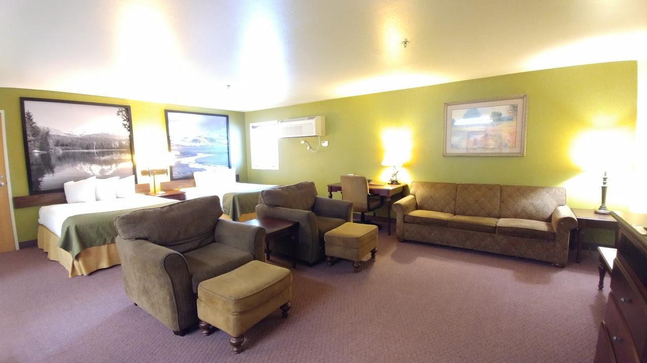 Studio Suite 2 Queen Beds Non-Smoking