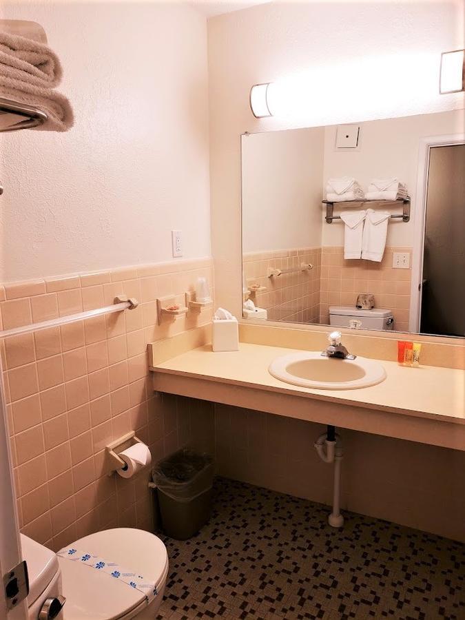 Deluxe Queen Room Ocean View