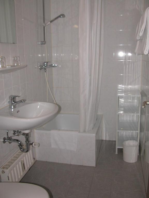 Single Room,1341464507:JPEG