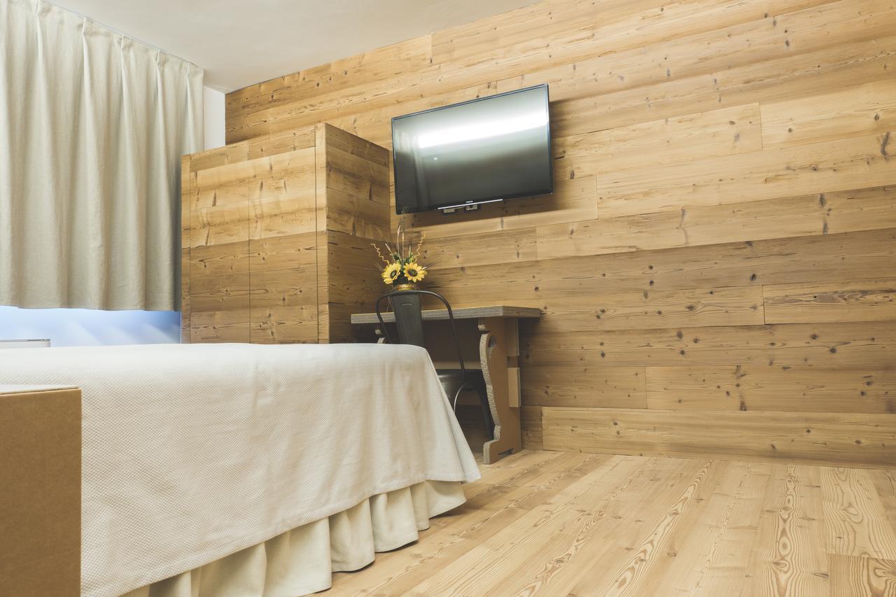 Double or Twin Room Private Bathroom