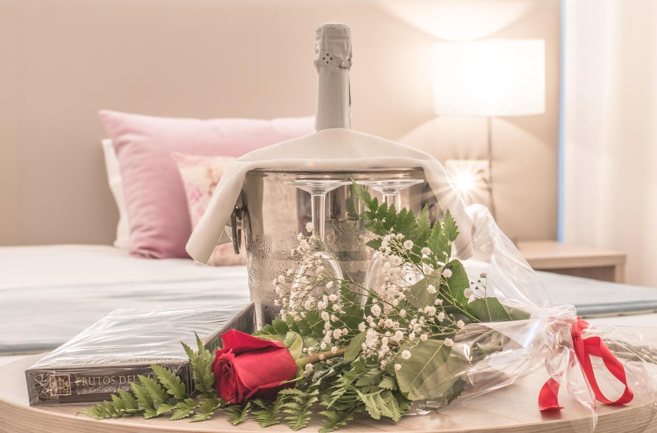 Romantic Special Offer,656751387:JPEG