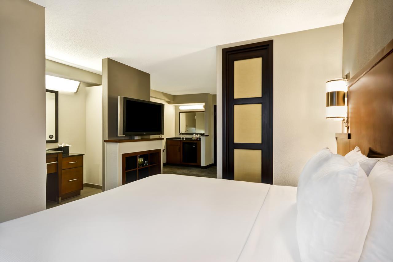 King Room with Sofa Bed - High Floor