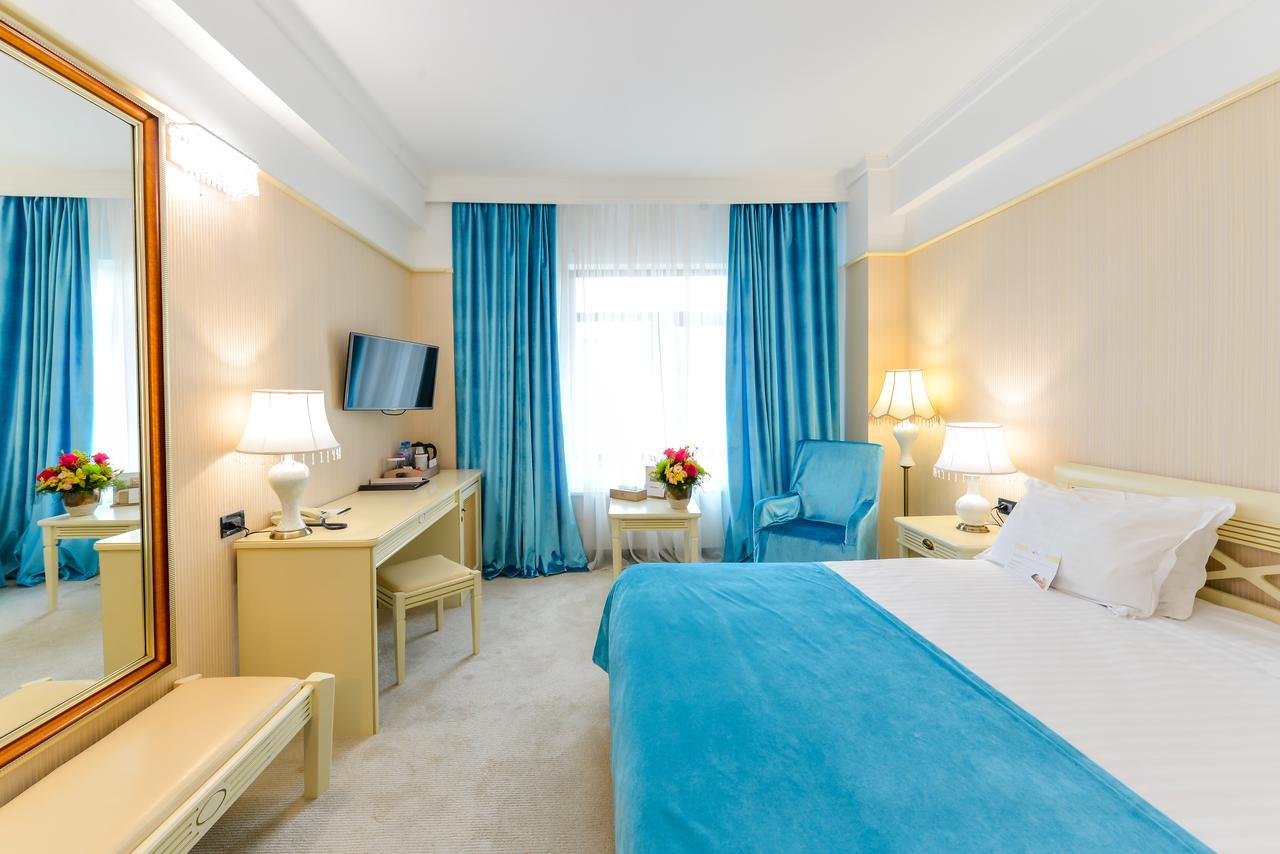 Premium King Size Bed Room