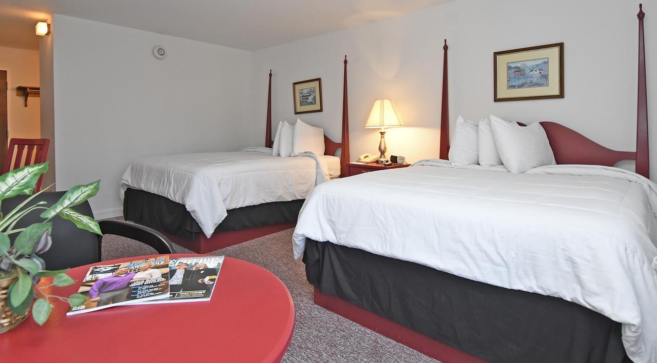 Queen Room Two Queen Beds