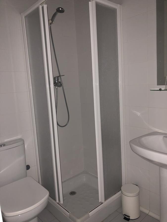 Single Room Bathroom