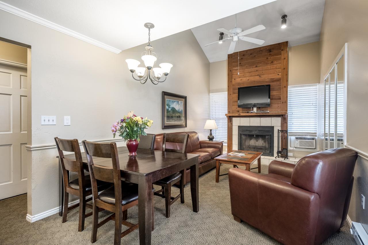 Two-Bedroom Suite,1643762219:JPEG