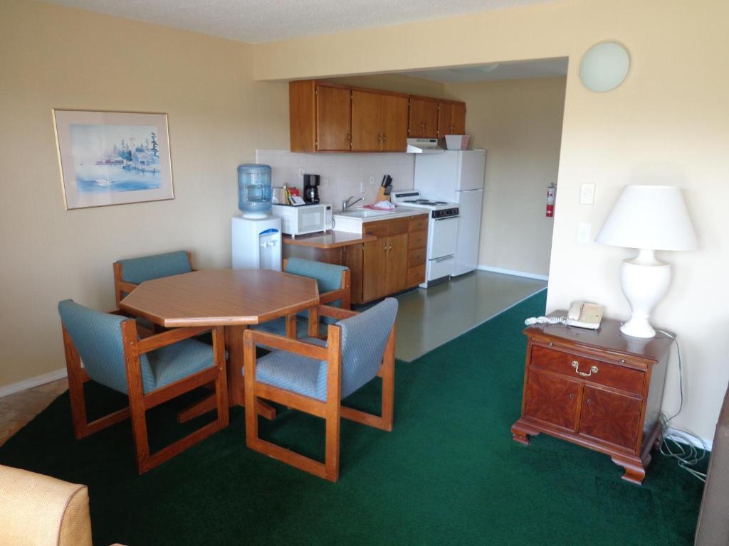 One-Bedroom Suite Two Queen Beds