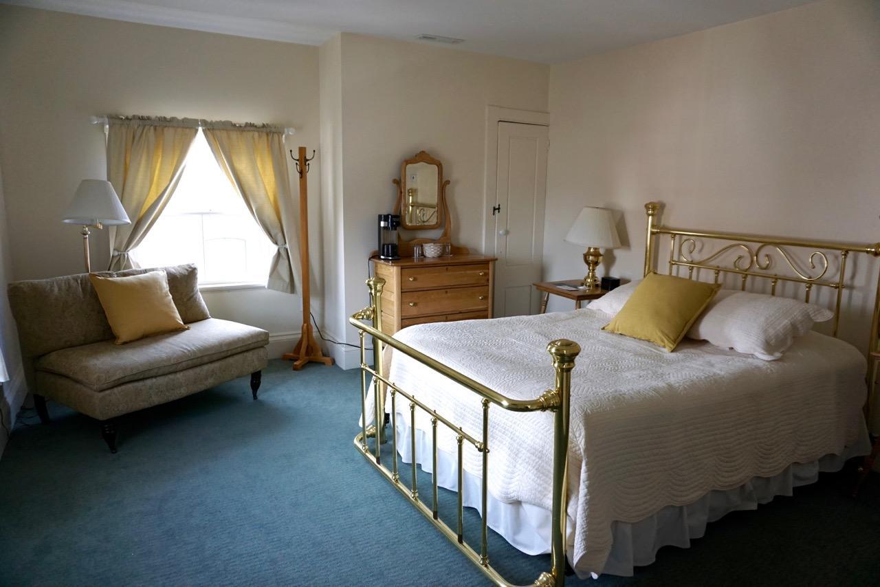 Classic Room Curwen House NO PETS