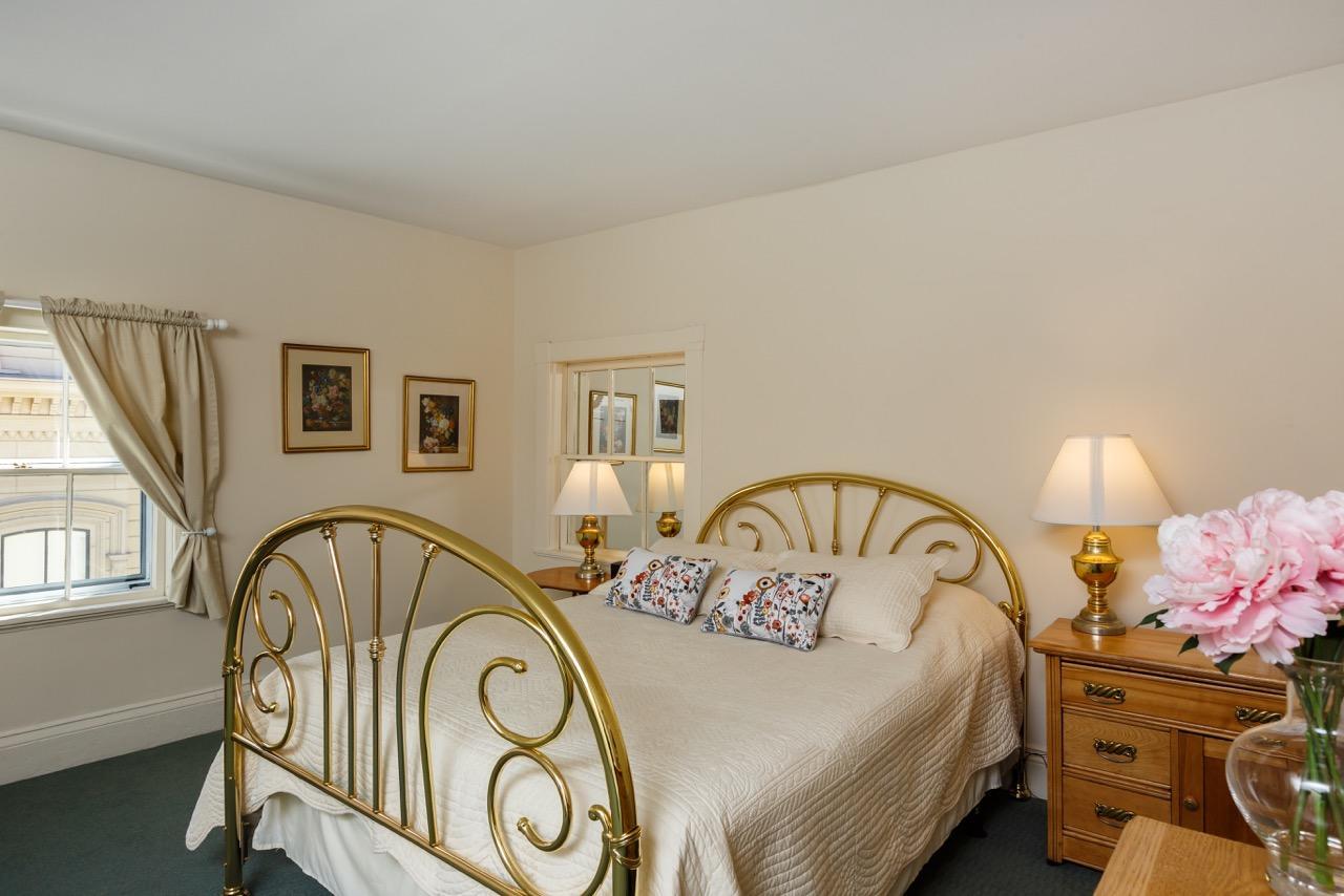 Classic Room Curwen House NO PETS