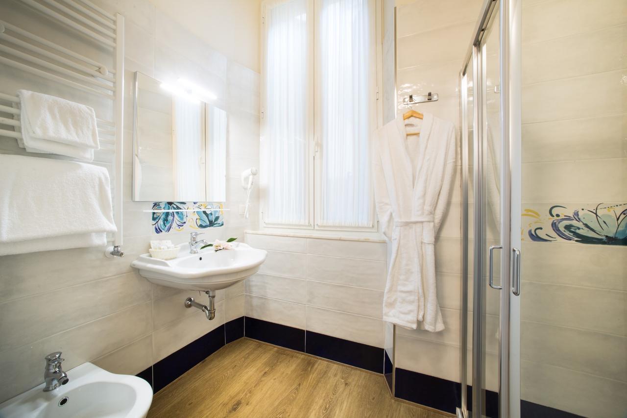 Comfort Deluxe Double or Twin Room