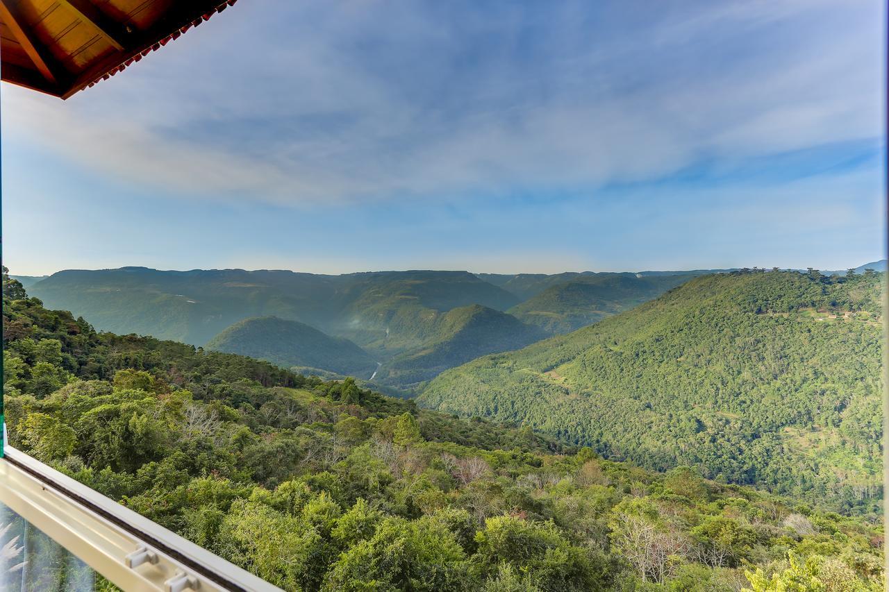 Deluxe Double or Twin Room Mountain View