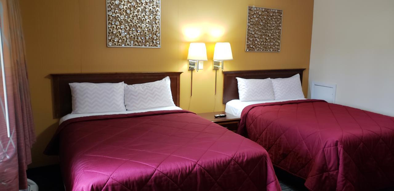 Queen Room Two Queen Beds Non-Smoking