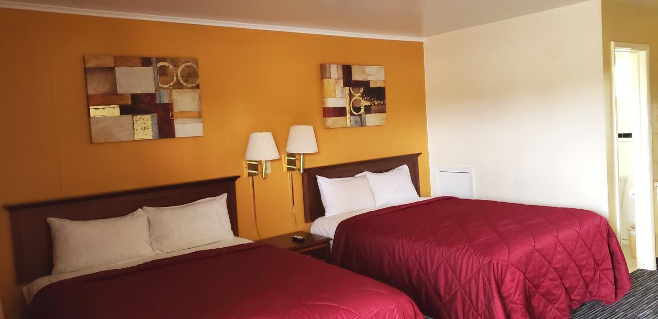 Queen Room with Two Queen Beds - Smoking,659673309:JPEG