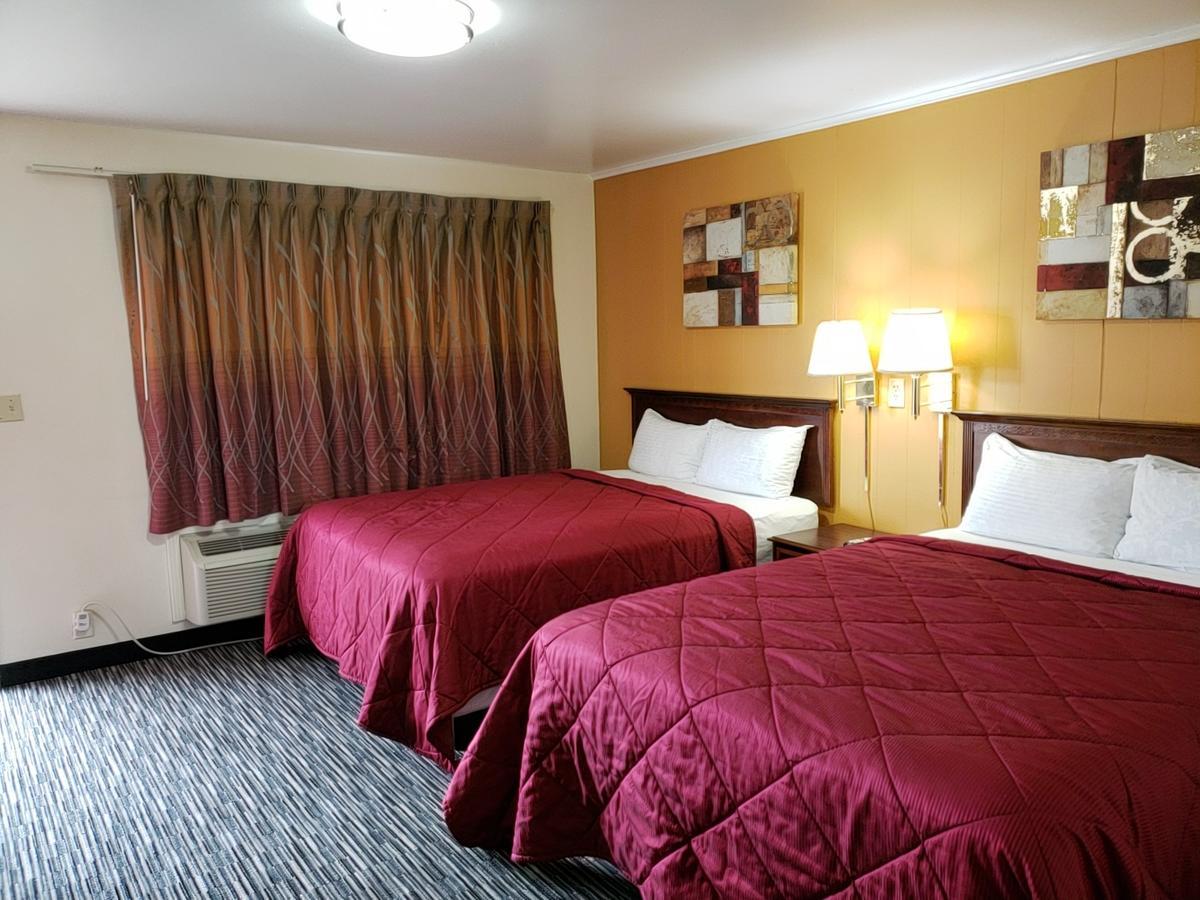Queen Room Two Queen Beds Non-Smoking