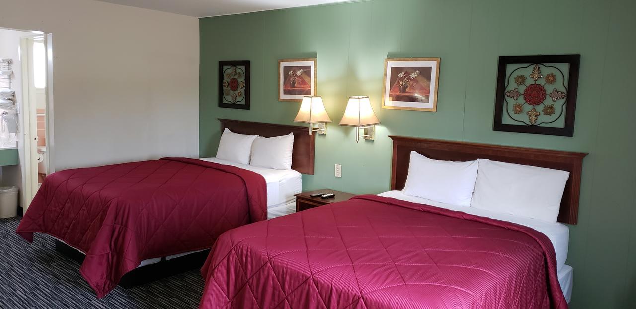 Queen Room Two Queen Beds Non-Smoking
