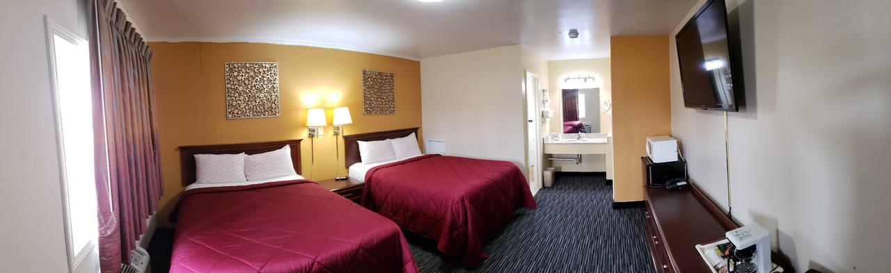 Queen Room Two Queen Beds Non-Smoking
