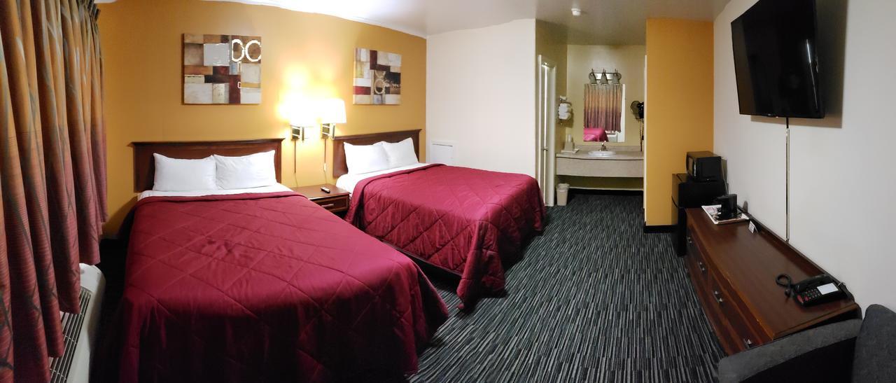 Queen Room Two Queen Beds Non-Smoking