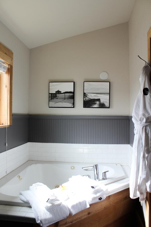 Deluxe King Suite Pet Friendly