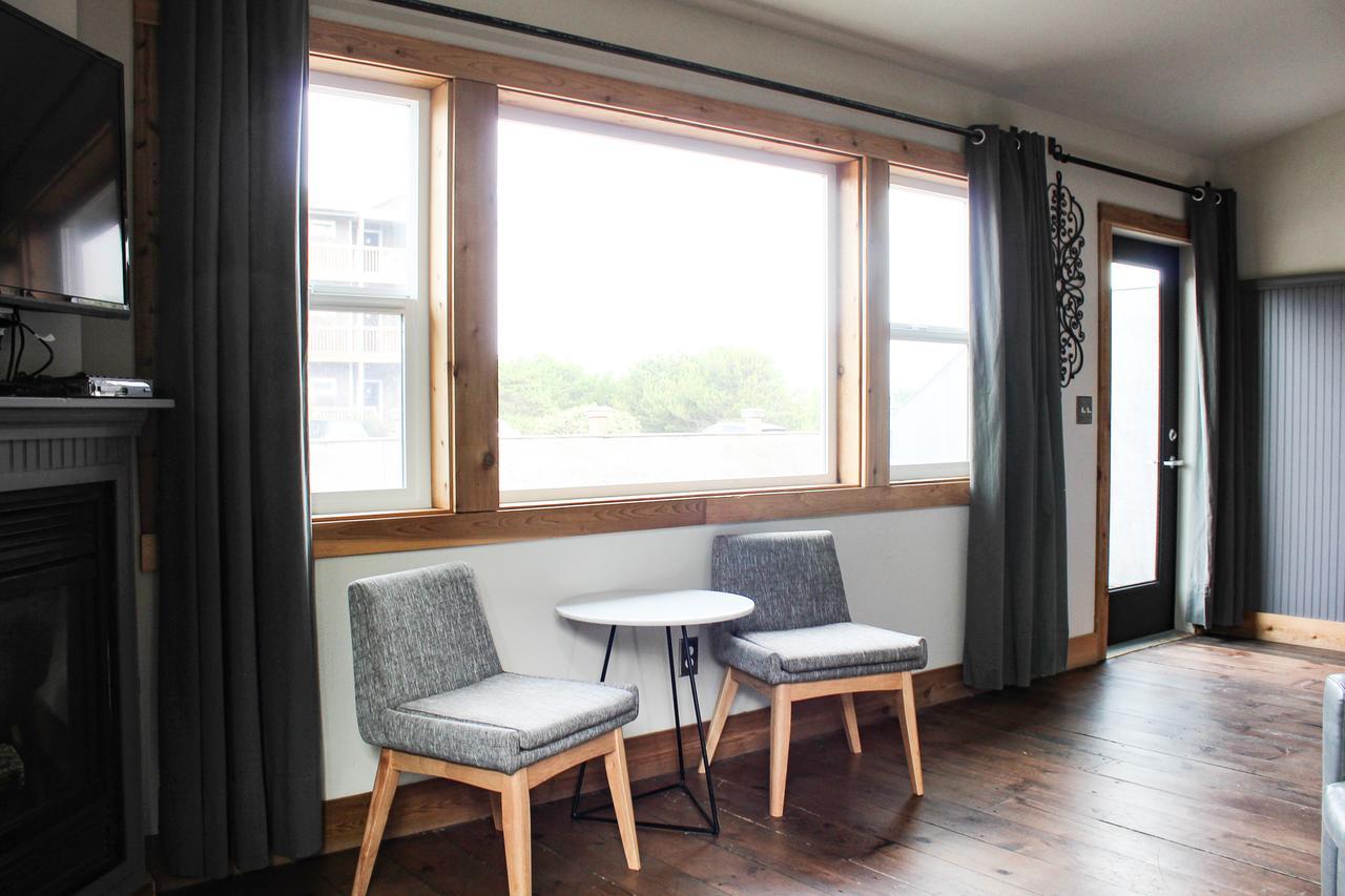 Deluxe King Suite Pet Friendly