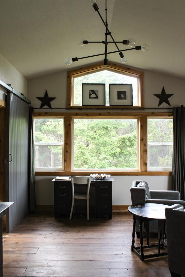 Deluxe King Suite Pet Friendly