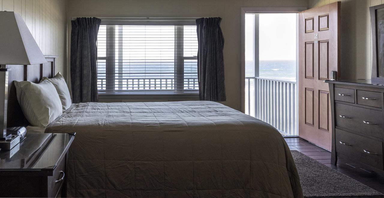 Queen Room Two Queen Beds Ocean View Kitchenette