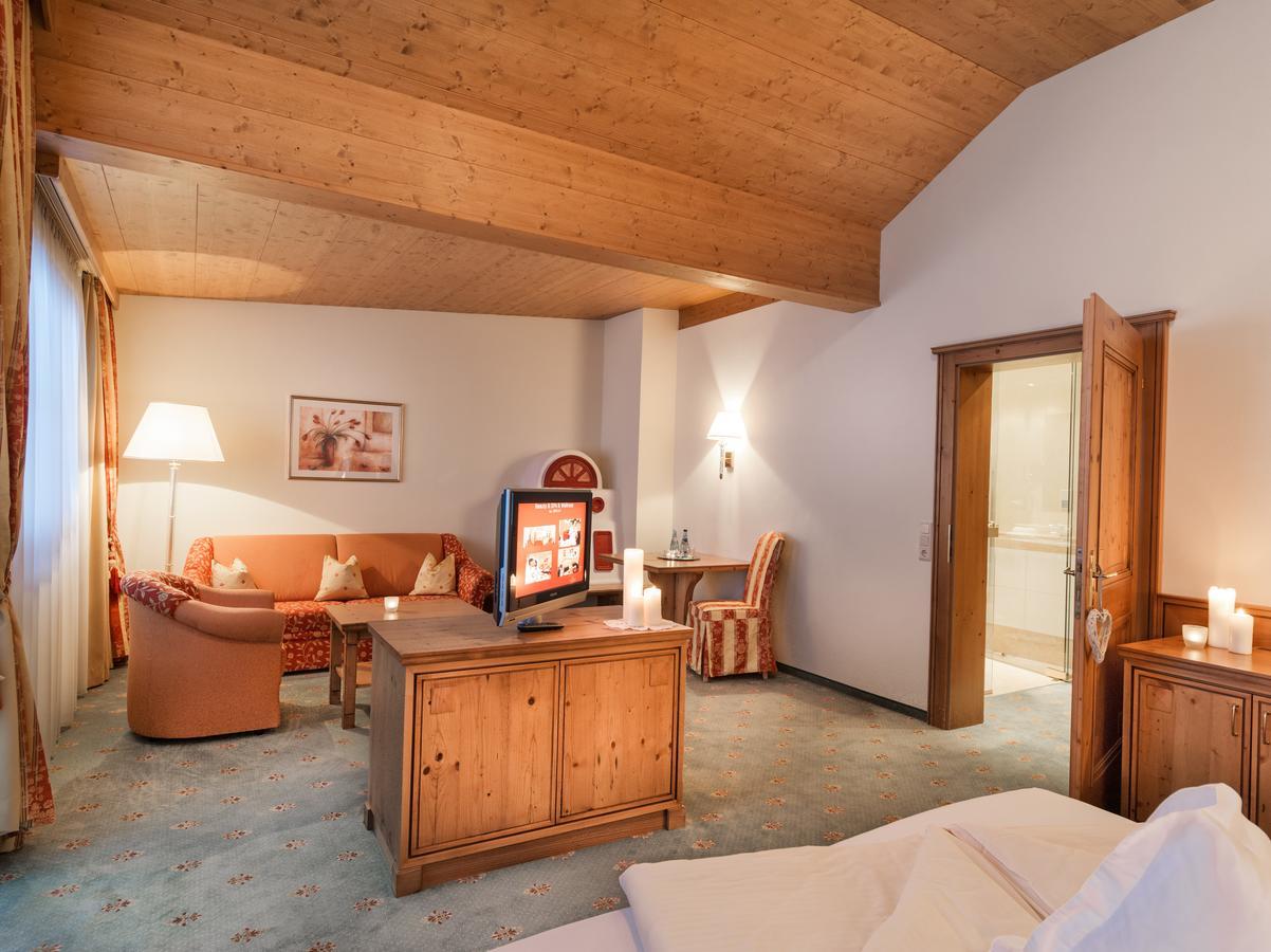 Deluxe Suite infrared cabin