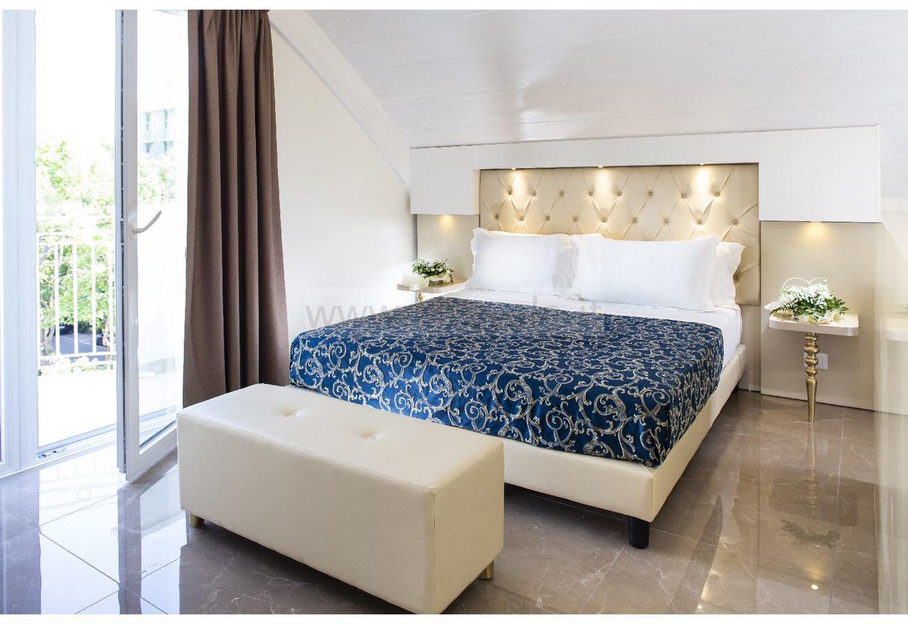 Junior Suite con Vista Mare Parziale