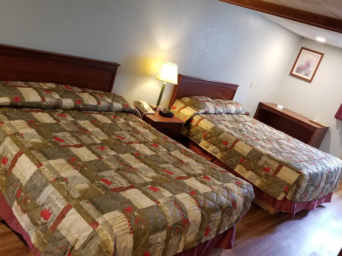 Queen Room Two Queen Beds