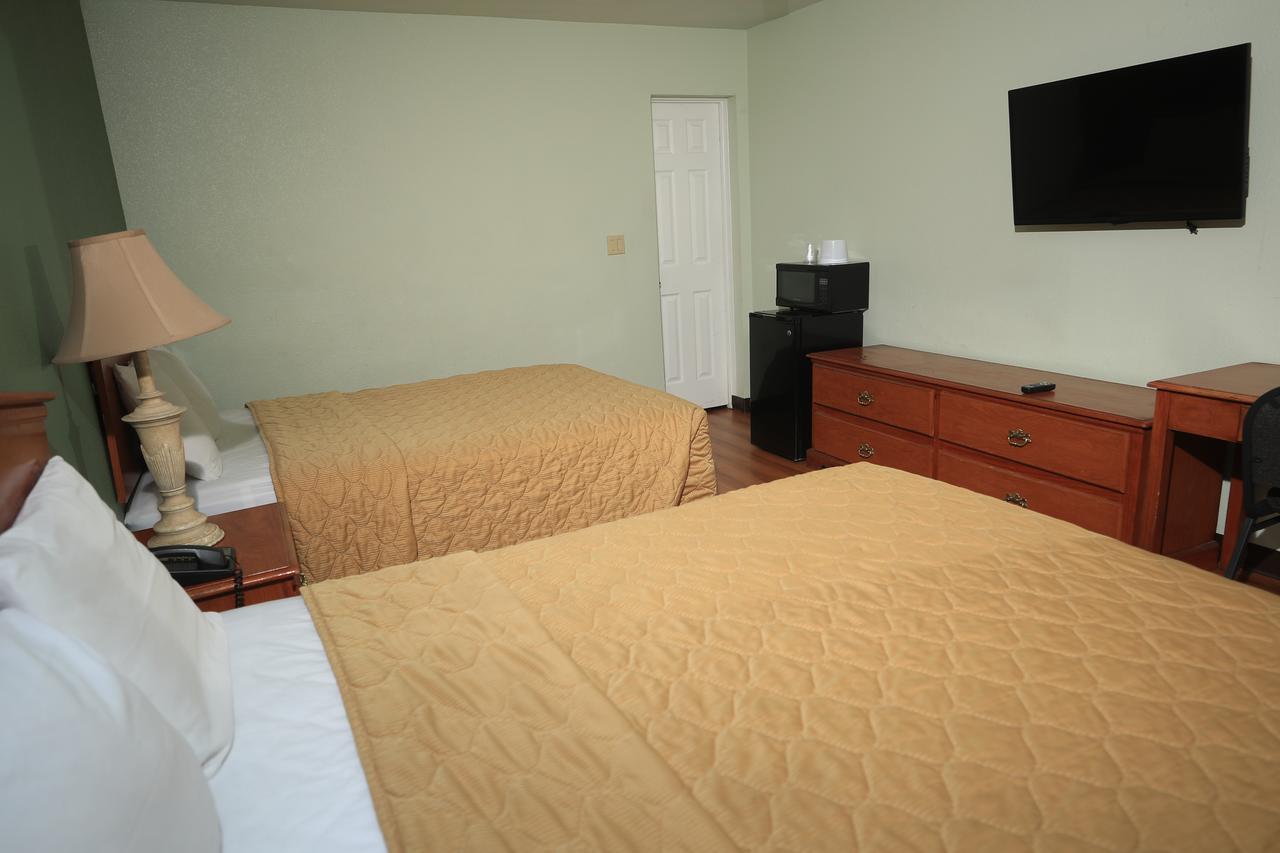 Queen Room Two Queen Beds Non-Smoking