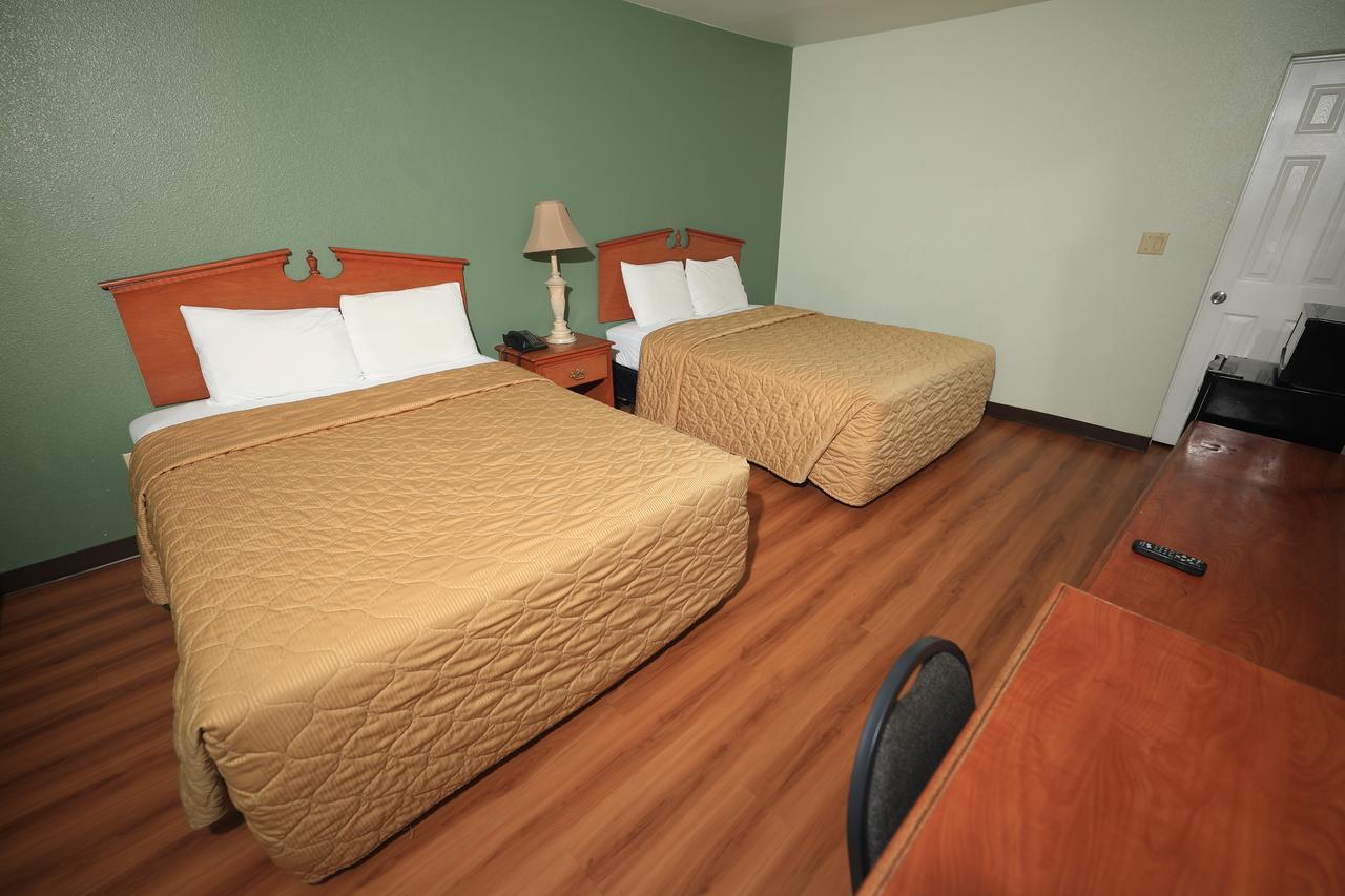 Queen Room Two Queen Beds Non-Smoking