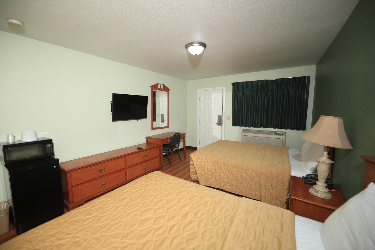 Queen Room Two Queen Beds Non-Smoking