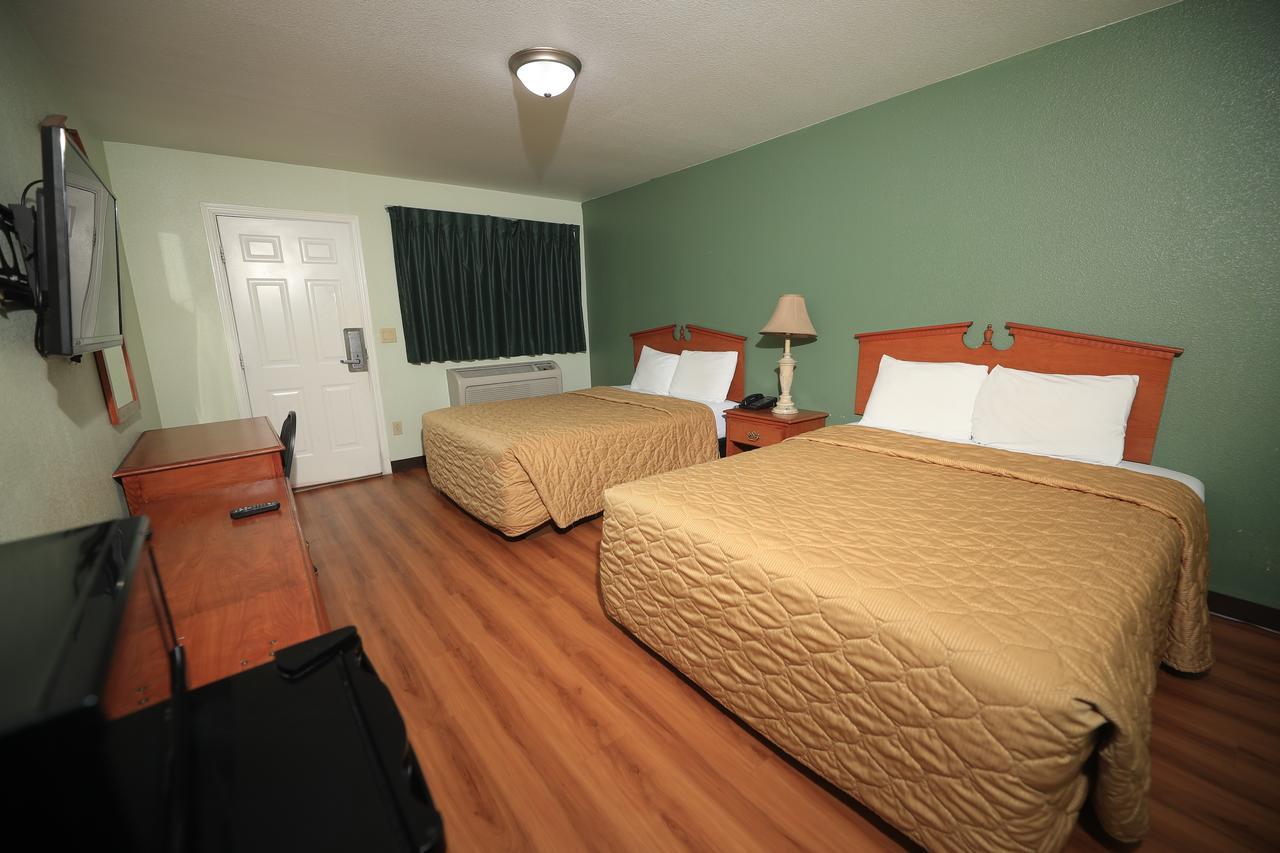 Queen Room Two Queen Beds Non-Smoking