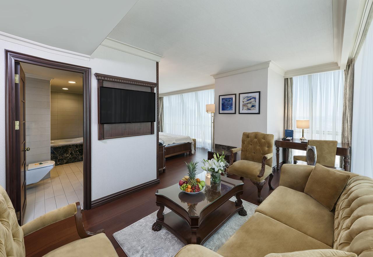 Suite Queen Size Bed