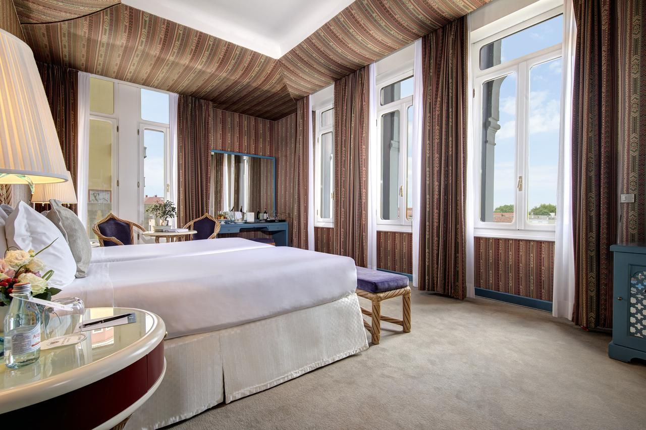 Grand Deluxe Room