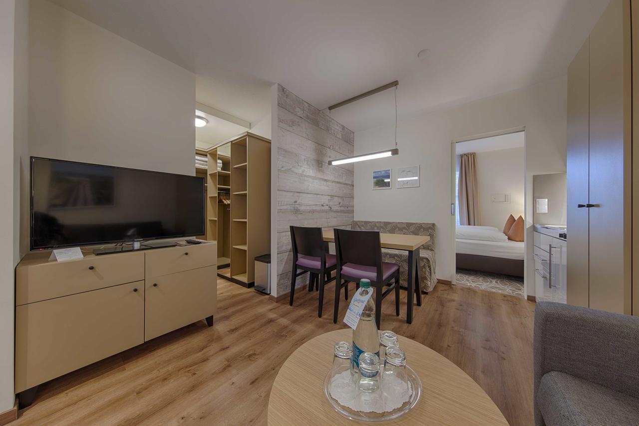 One-Bedroom Apartment Land Side
