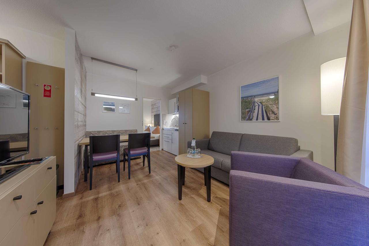 One-Bedroom Apartment Land Side