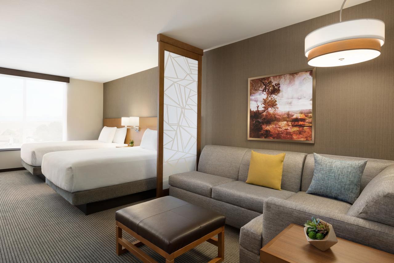 Queen Room with Sofa Bed,738249502:JPEG
