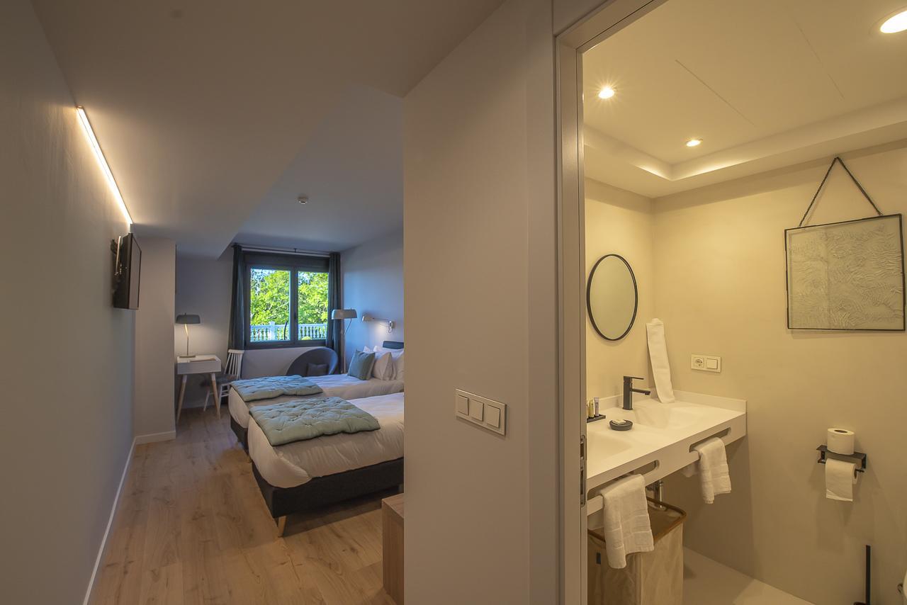 Double or Twin Room Mountain View