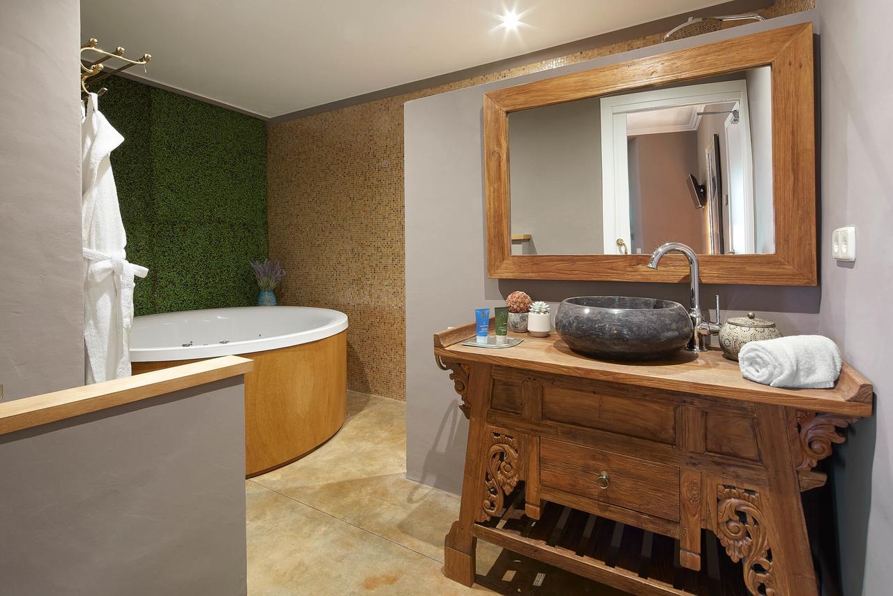 Suite Deluxe con bañera de hidromasaje