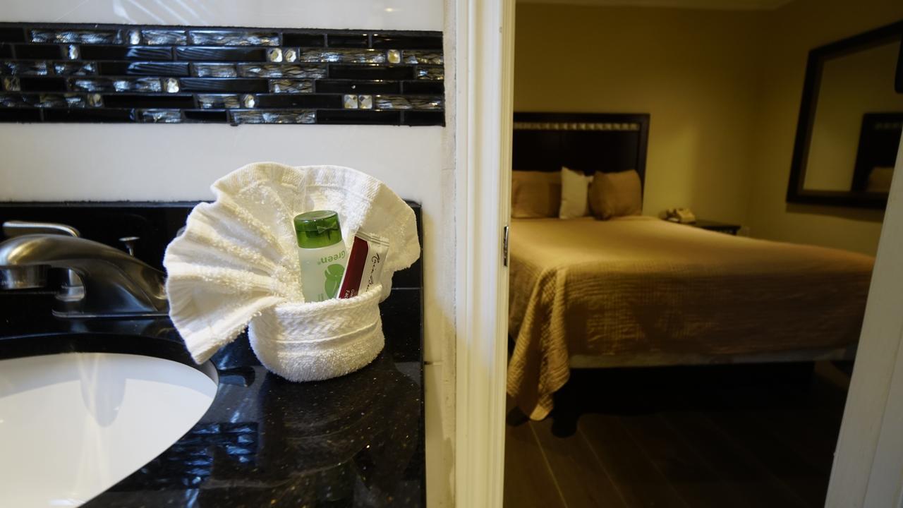 Deluxe Queen Room