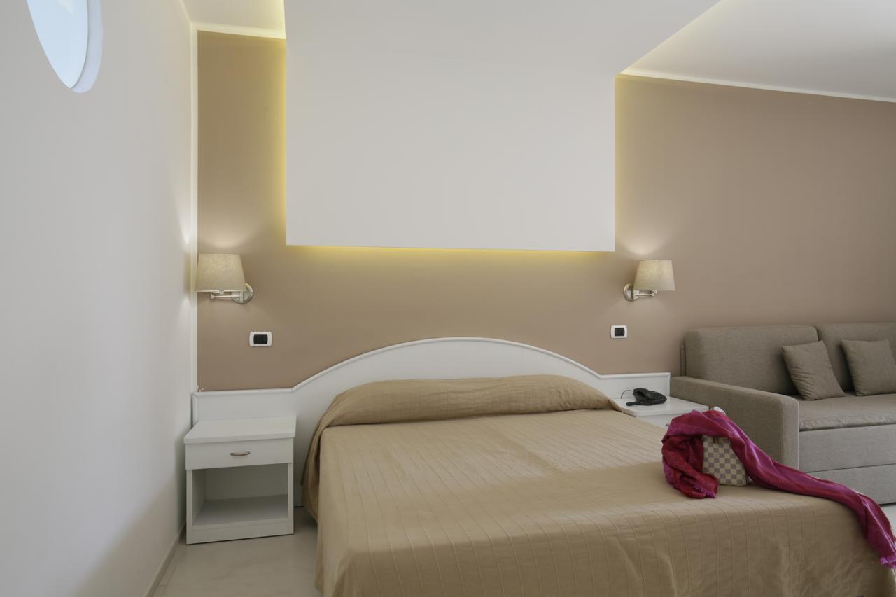 Deluxe Double Room Patio