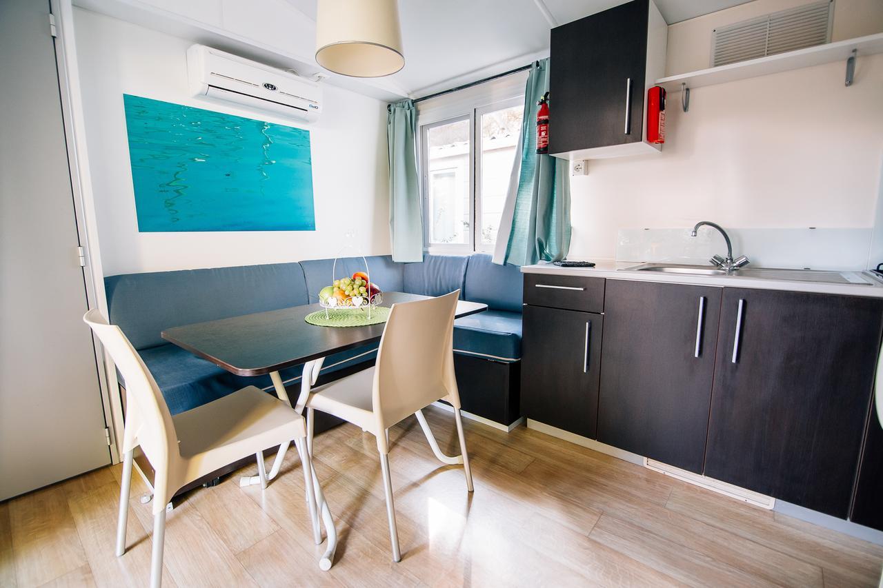 Mobile Home (4 Adults) with beach access,462260001:JPEG