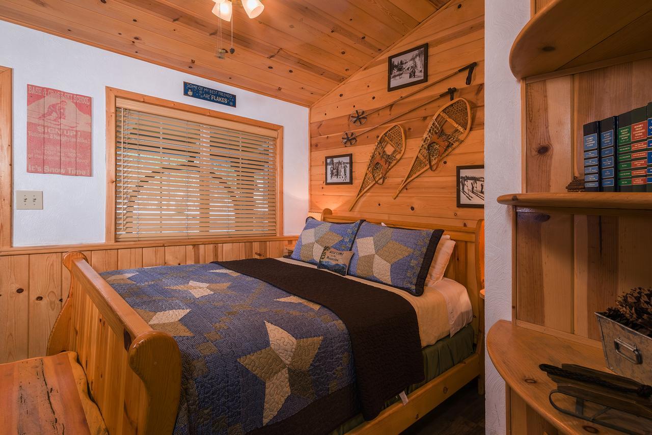 Queen Room Optional Twin Bed Snow Shoe