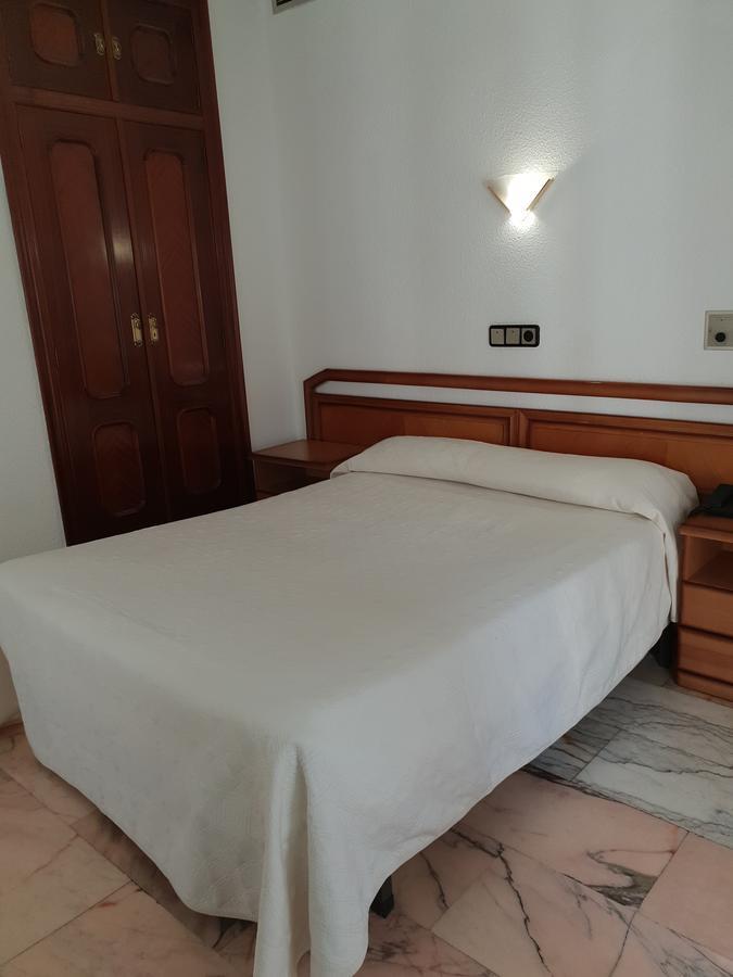 Single Room,1014427876:JPEG