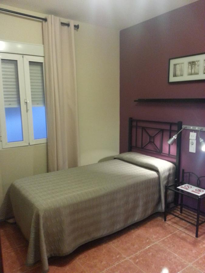 Single Room,663858123:JPEG
