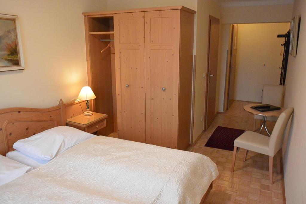 Double Room with Parking Space,66582466:JPEG