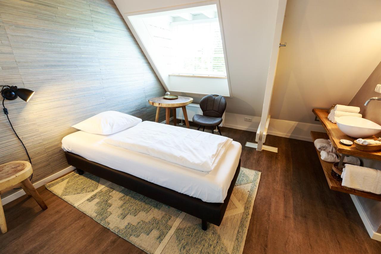 Deluxe Single Room,665184642:JPEG