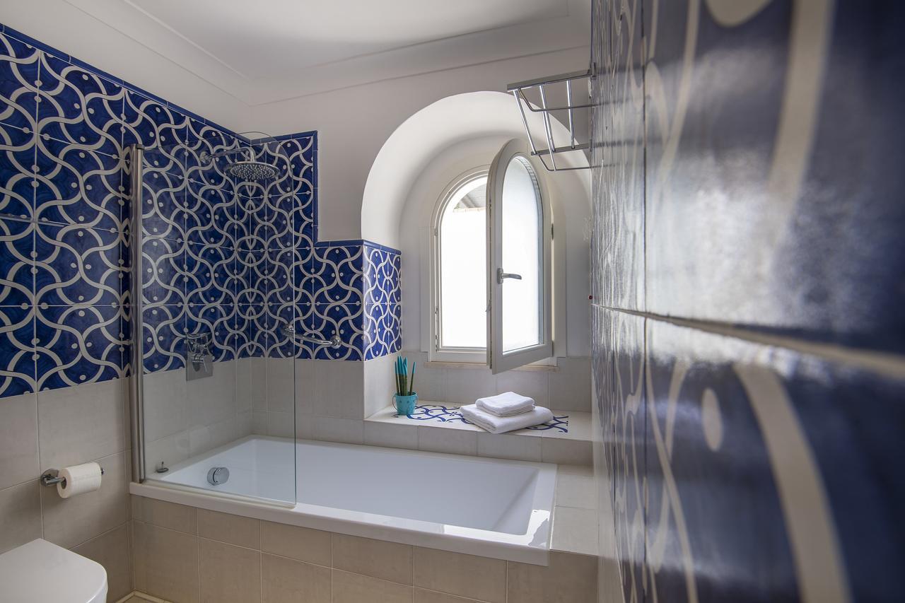 Deluxe Double Room Bath